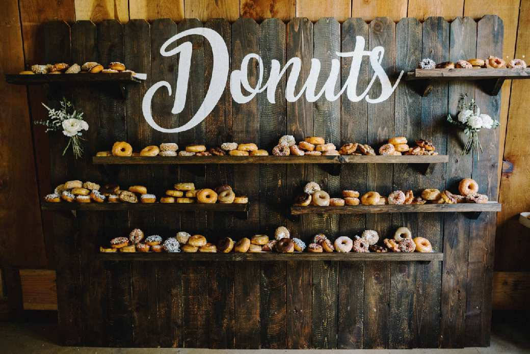 ImprezaFilms's tweet photo. I donut know why every wedding doesn't have one of these. #OffbeatWedding #WeddingInspiration #donuts

https://t.co/MeSBRZRwBw https://t.co/XSTGwZXPdj