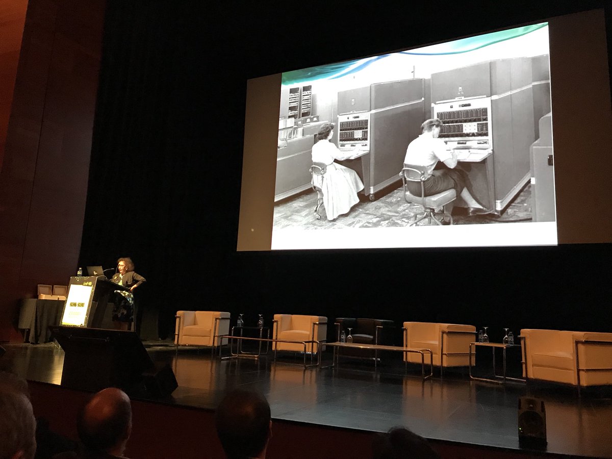 EPCC_Unex's tweet photo. Empezando el acto conmemorativo del #40aniversarioDeLosEstudiosDeInformática @coddii_org en el #Kursaal en #SanSebastian #Donostia con @ernestopimentel @evendrell @pablogarguez @AguaSilva @kepasarasola @ivarea @edufdezmedina @franjrm @EstudiantesEPCC #inf40coddii #inf40 #coddii https://t.co/tpj3BiR5na