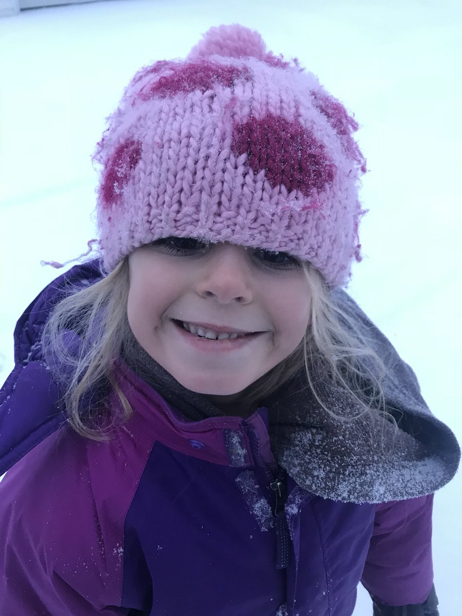 rollingwithvan's tweet photo. Snow smile on our #walktoschool. We were late due to many snow dives. #frolicking #lovesnow #skiseasoniscoming #skikid #rollingwithvan https://t.co/4dXUWRurAJ
