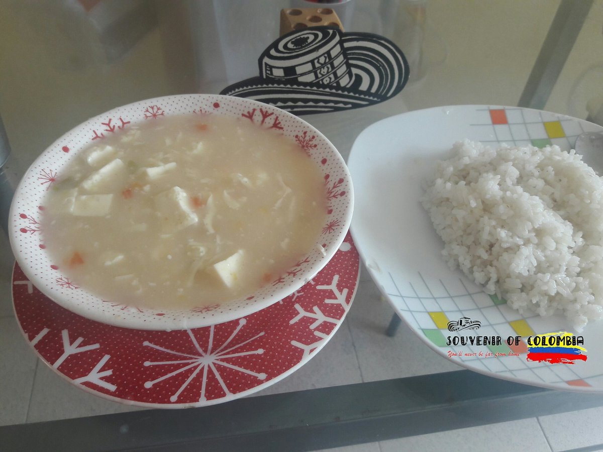 SouvenirCol's tweet photo. Mote de queso casero🧀
#mote #queso #cheese #ñame #rice #sincelejo #sucre #platotipico #gastronomia #colombia #souvenirs #souvenirofcolombia https://t.co/w4UQOcGvx0