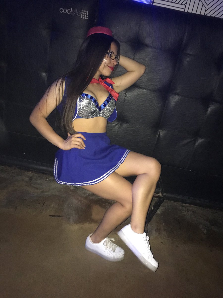 GuadiLopez_'s tweet photo. la mejor noche de mi vida✈️💙👸🏻 #1NSagradoEstallóBelieve https://t.co/KoAupN8PRC