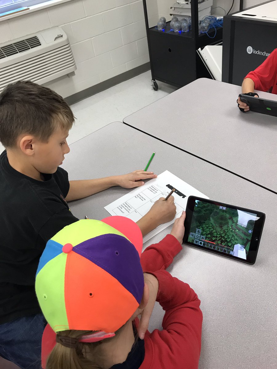 Young24Cody's tweet photo. 4th graders using Minecraft to learn about ecosystems.  @GambillJulie @BradOwings @almostdrdill https://t.co/bA0Eq1cDJv