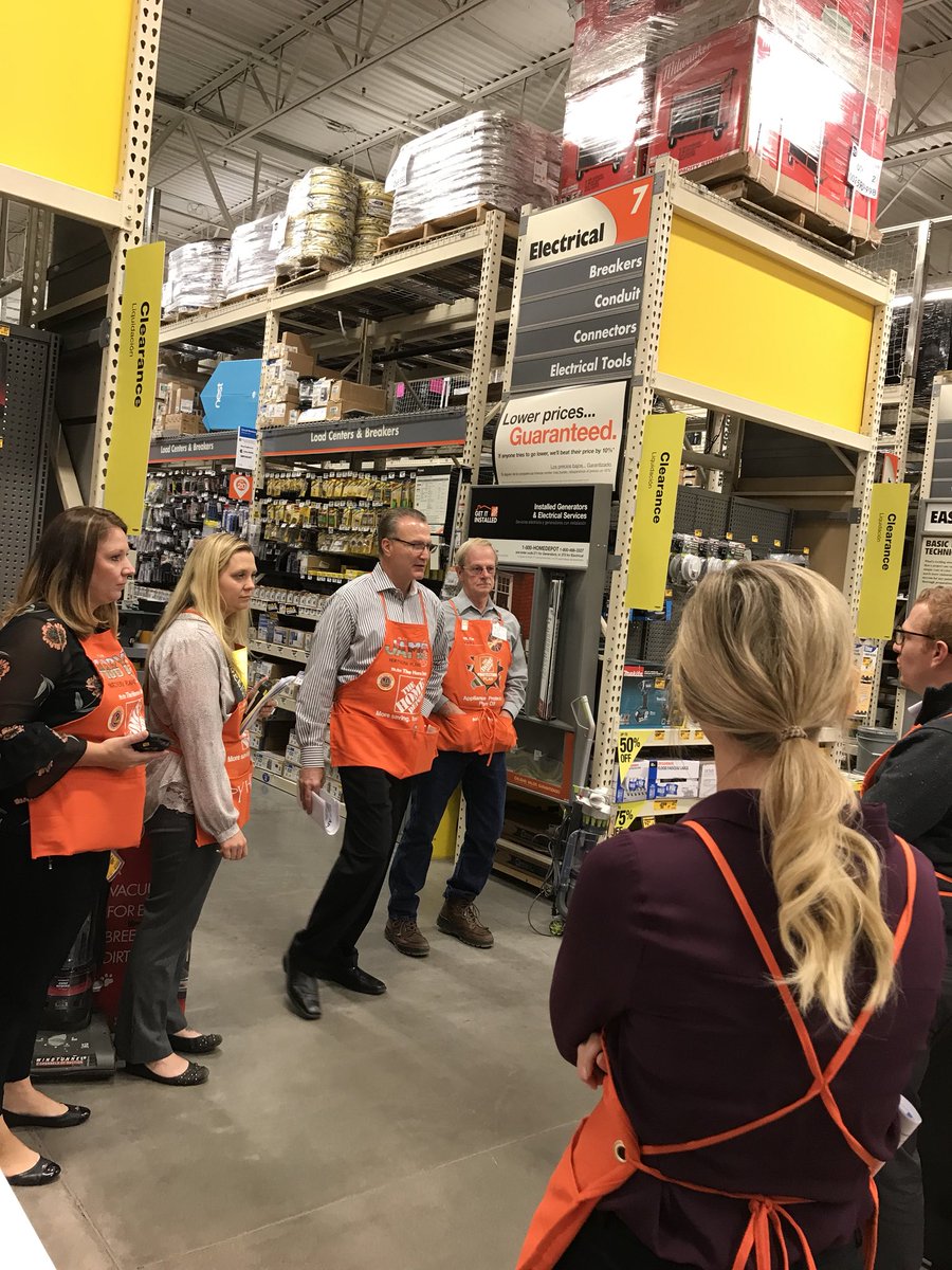 HDWRHRD_MA's tweet photo. Jim exploring holiday event execution and staffing readiness during his EP Walk in the Northern Plains! @barnes2_jim @JWelchTHD @DaveRebtoy https://t.co/R8mHnsEmoP
