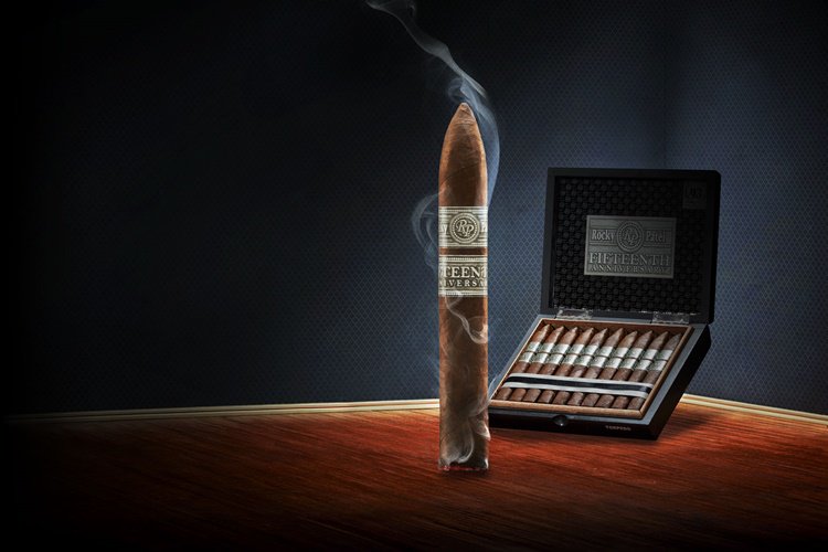 ElClubDelHumo tweet picture