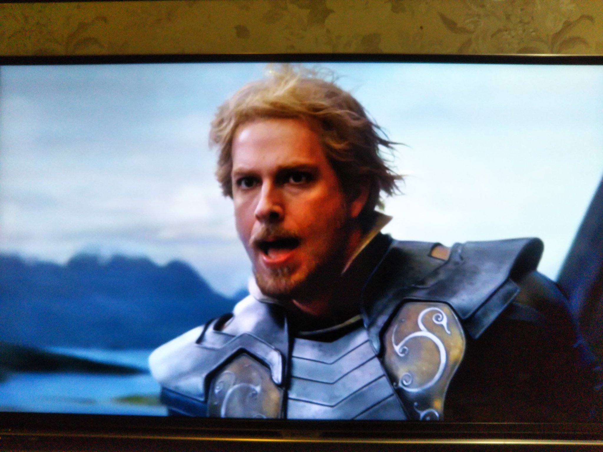 たっちー 映画と海外ドラマ用 マイティ ソー の最初からずっと好きなファンドラル ジョシュアダラスさんって俳優で まさかのワンスのチャーミング王子の人だったー 気づかなかったー かっこよすぎる ˊ ˋ 目の保養 T Co Uyr78mzzyk