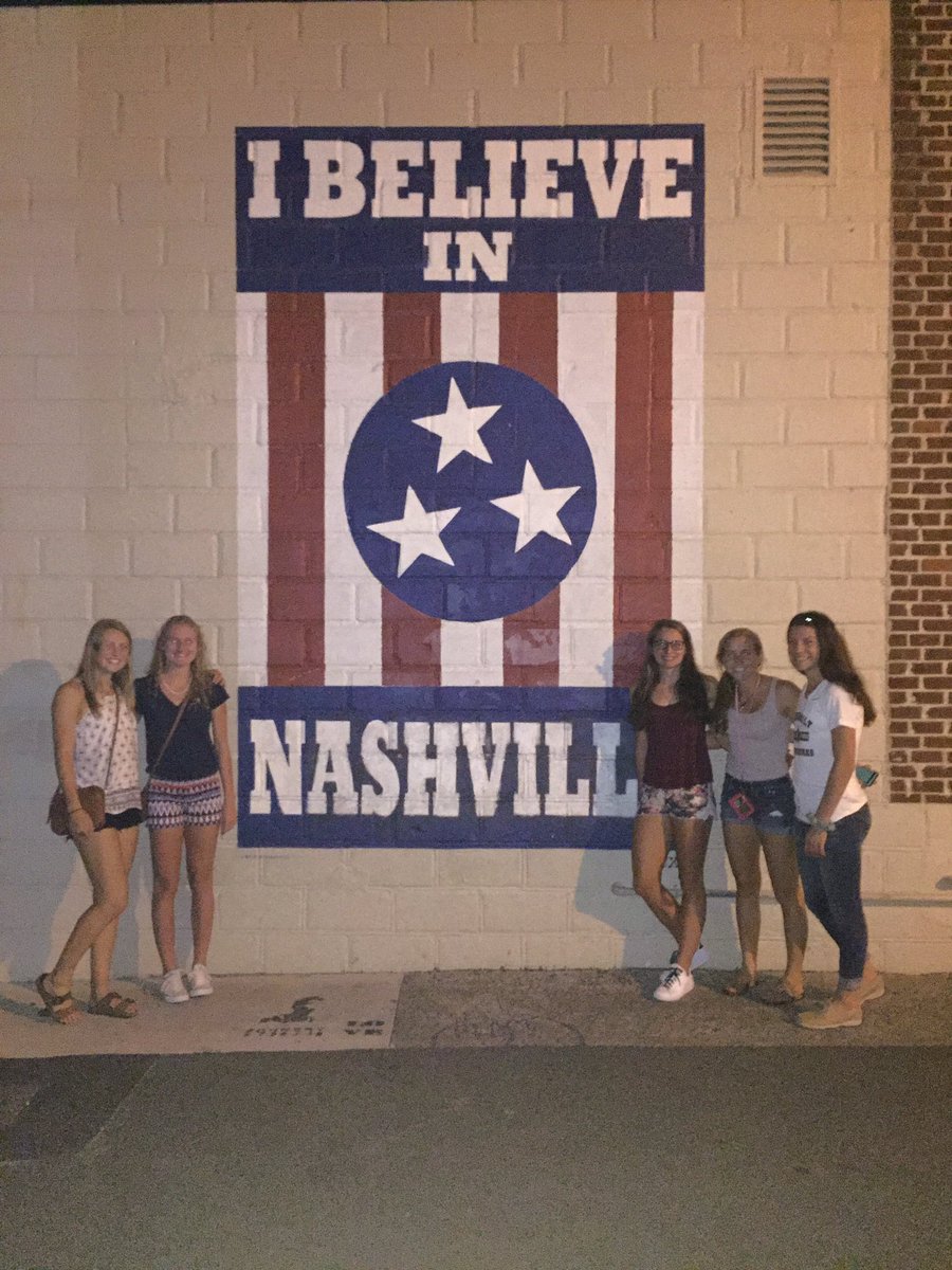 becs428's tweet photo. Hay muchos murales por todo Nashville #arte301 https://t.co/G8NLoPjcDO