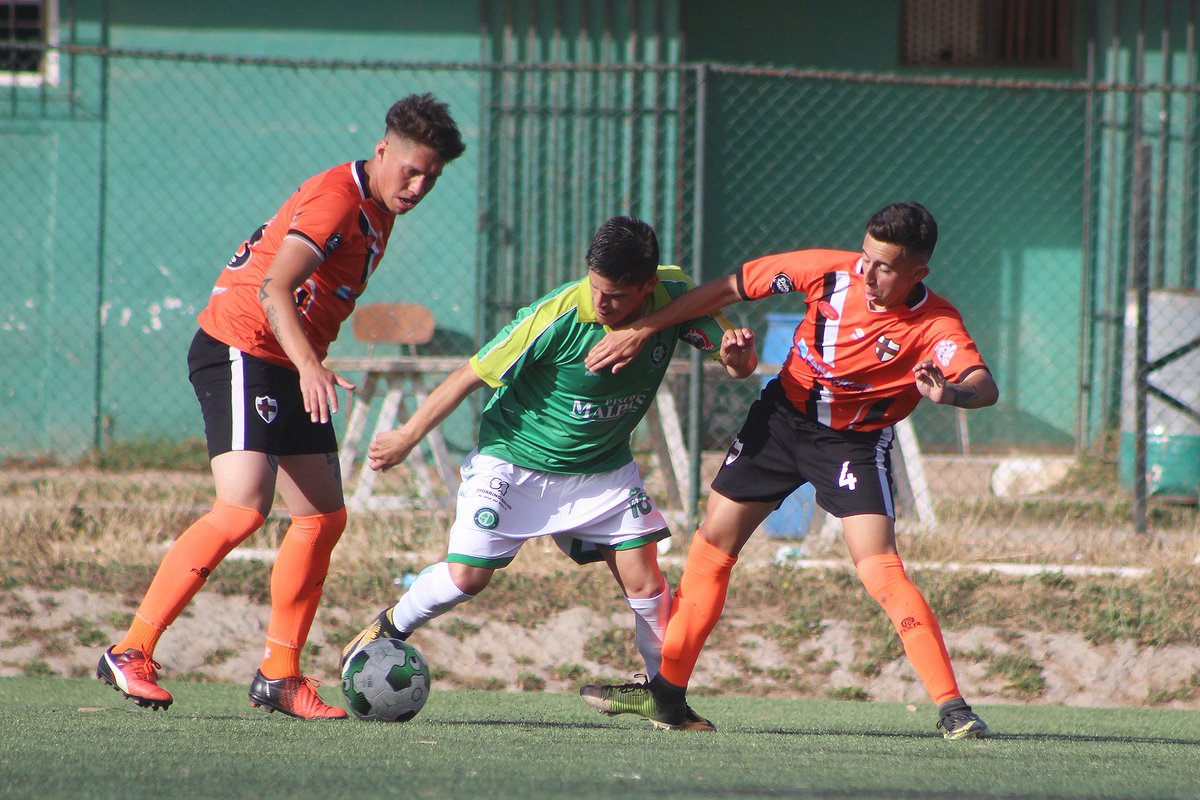 Curacavi_FC's tweet photo. [Galería] Curacaví FC sumó una importante victoria en su visita a CSD Ovalle en la Cuarta Región
Fotos: @cmuga https://t.co/8JB5iKH4Ve