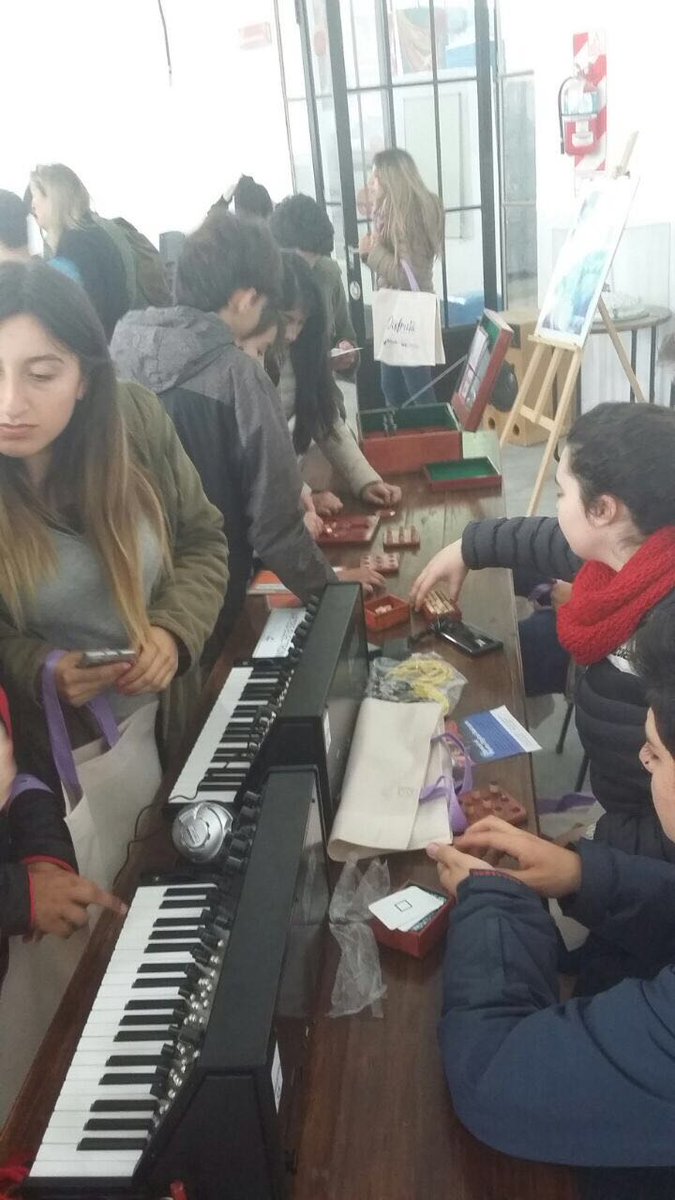 CienciaPBA's tweet photo. Estudiantes secundarios marplatenses visitaron el #ClubSocialdeInnovación de #Balcarce @JElustondo. Leé más en 👉https://t.co/wwfOcx0Gzv https://t.co/oHJpQWqCTQ
