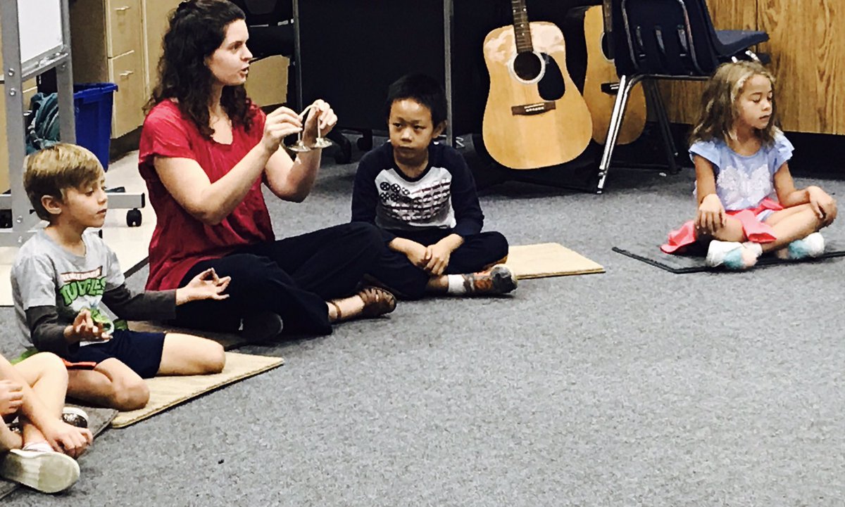 MusicBridgeH20's tweet photo. 1st grade #MindfulnessPractice #presentmoment #awarenessthroughthesenses #DMUSD #DMHeightsSTEAM @asmith_edu @HTS_Dolphins @DelMarSchools https://t.co/NOZILIC5a9