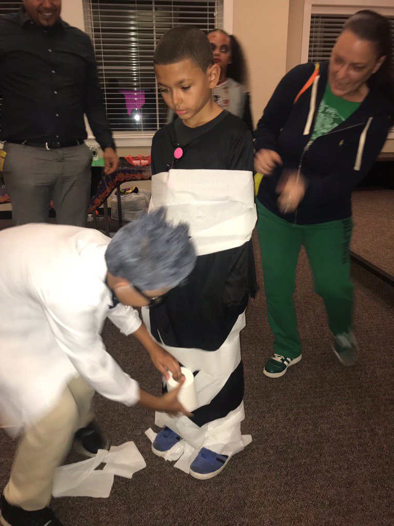 HorizonsatDCD's tweet photo. #ThrowbackThursday to our #Halloween party last week! #HorizonsatDCD https://t.co/GfSomKDl2K