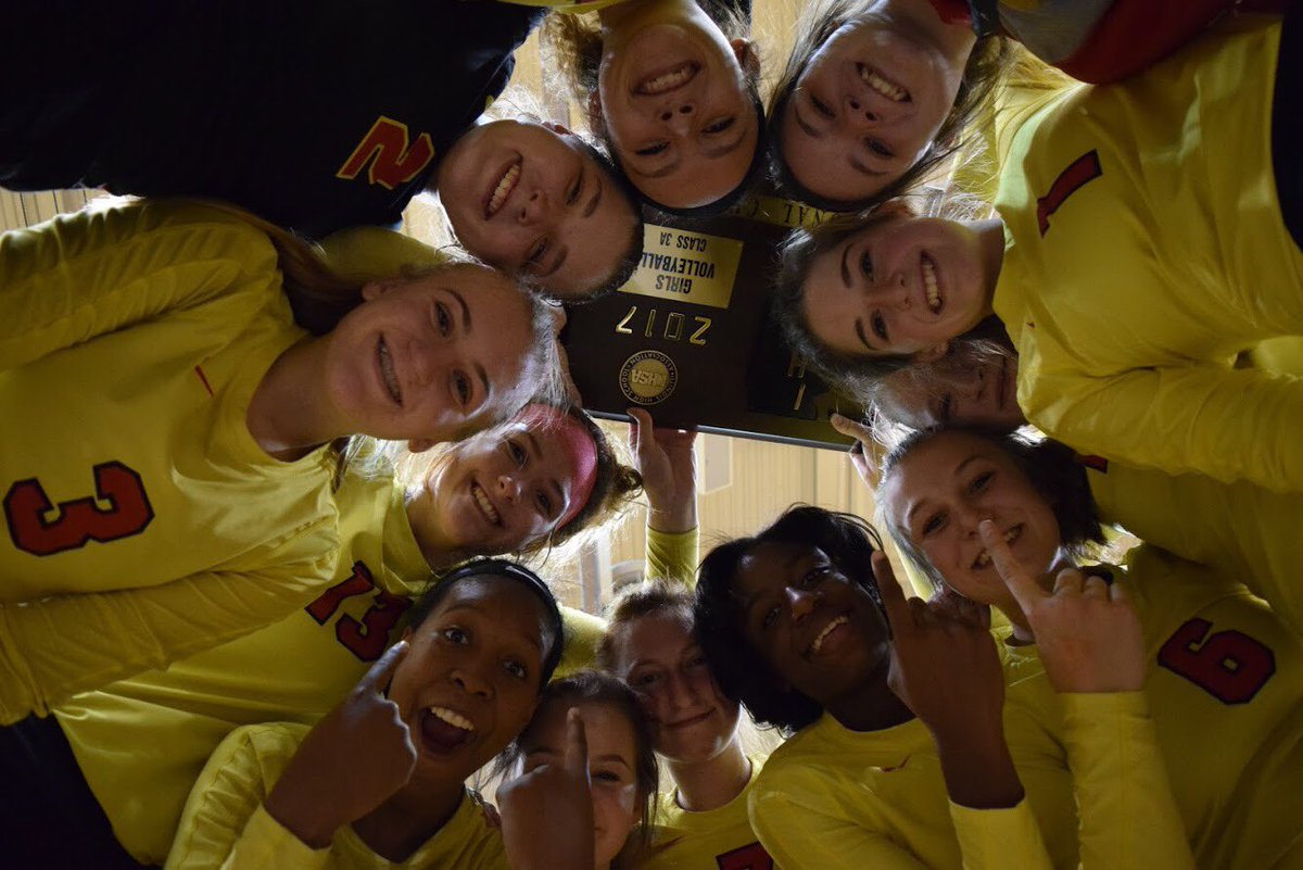 MsKiziorChem's tweet photo. Congrats TP Titans on your sectional victory!! Just a few photos from the big win! @TinleyParkHigh https://t.co/0rzJOiGNH3