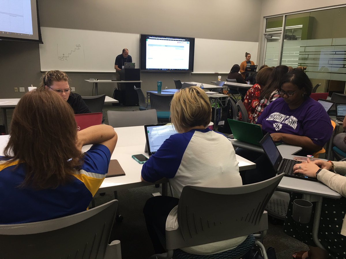 _MichelleCooper's tweet photo. Thank you @J_Bimmerlefor presenting The Ultimate EdTech Toolkit at #FITT2017 @tcea #tcea https://t.co/dIUlHp8wH8