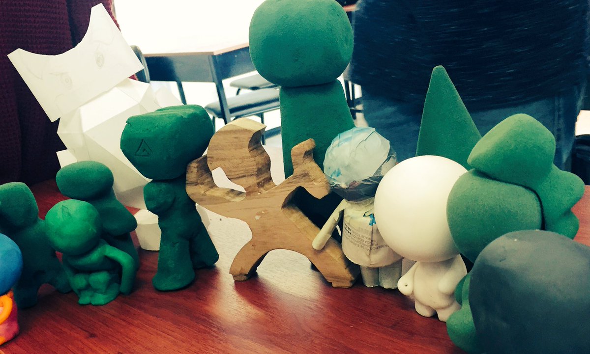 LuchoVallejo's tweet photo. Así empezamos. Veamos cómo acabamos. #losmakers #diseñoEc https://t.co/f5qF0QR3W2