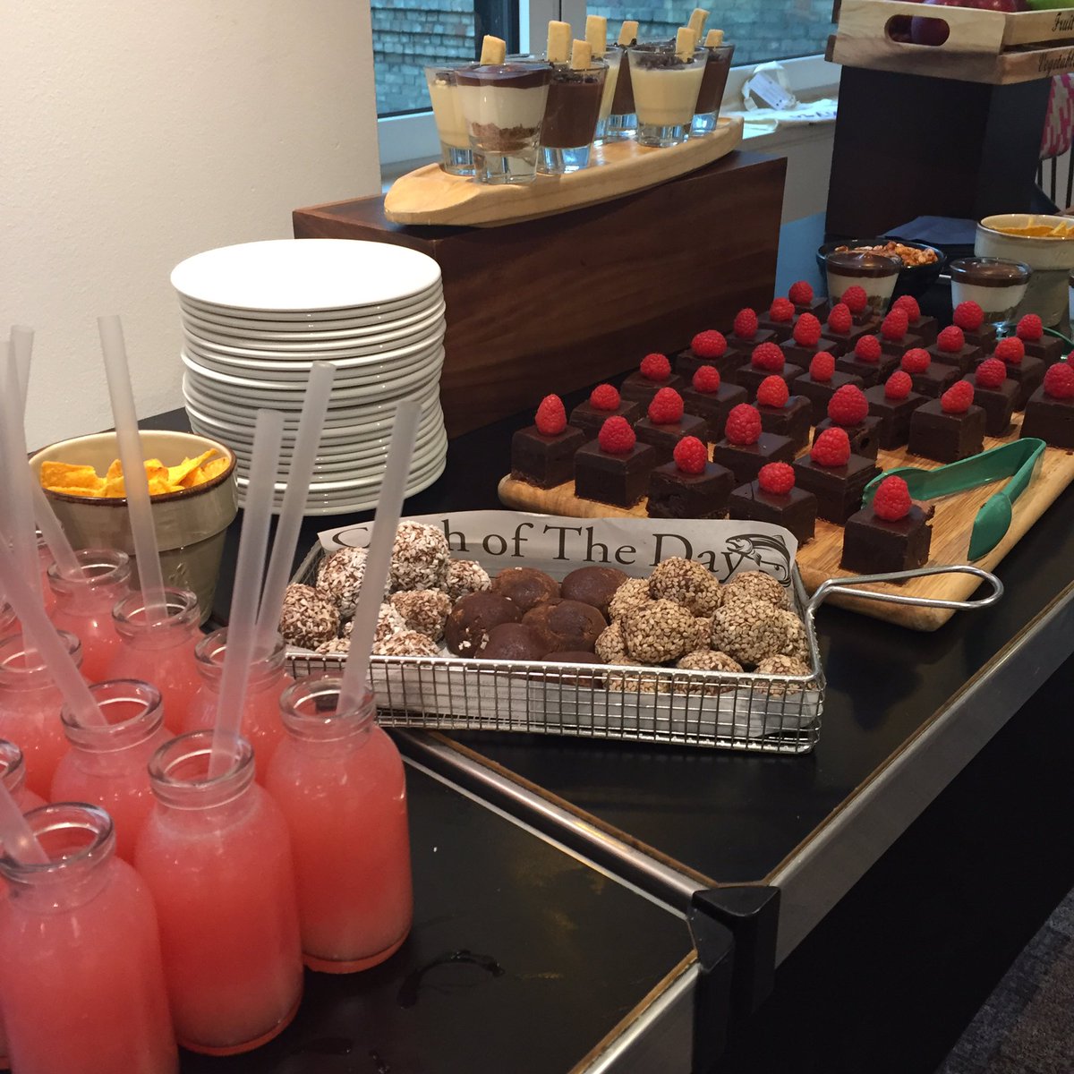GIFLondon's tweet photo. @etcvenues @etcCity Thank you for treating us so exceptionally well at Fenchurch Steet Station #GIFLondon https://t.co/6bJZiCAAZN