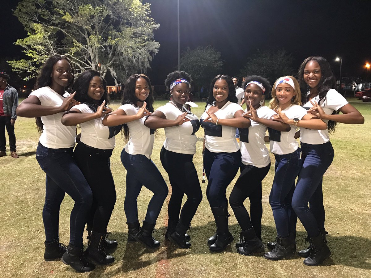 SigEpZETAS's tweet photo. Thank you to everyone who supported our 24th Annual Reggae Jam! It could not have been such a success without you all! 💙 #ZetaWeek2017 https://t.co/urp0j3dnaV
