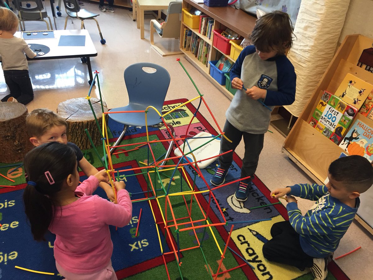 kinders_pwe's tweet image. 4 #PMKinders work together as a team to build with #strawsnconnectors. SN: Cooperation means helping together! #ibyp @PrairieWaters @rvsed