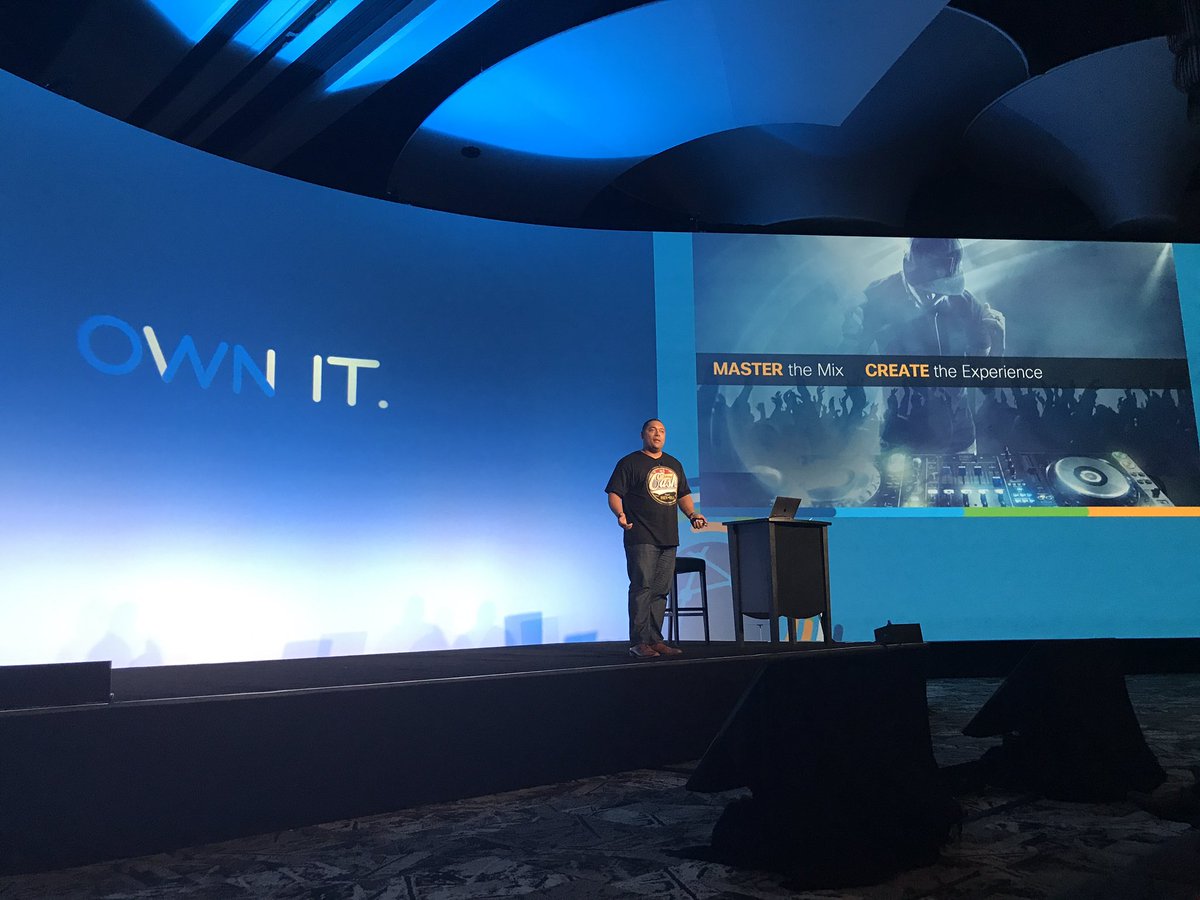 carlsolder's tweet photo. @JasonWGallo rocking the stage delivering the #NetworkIntuitive message at #ciscoPS17 https://t.co/2JxbMPIGm5