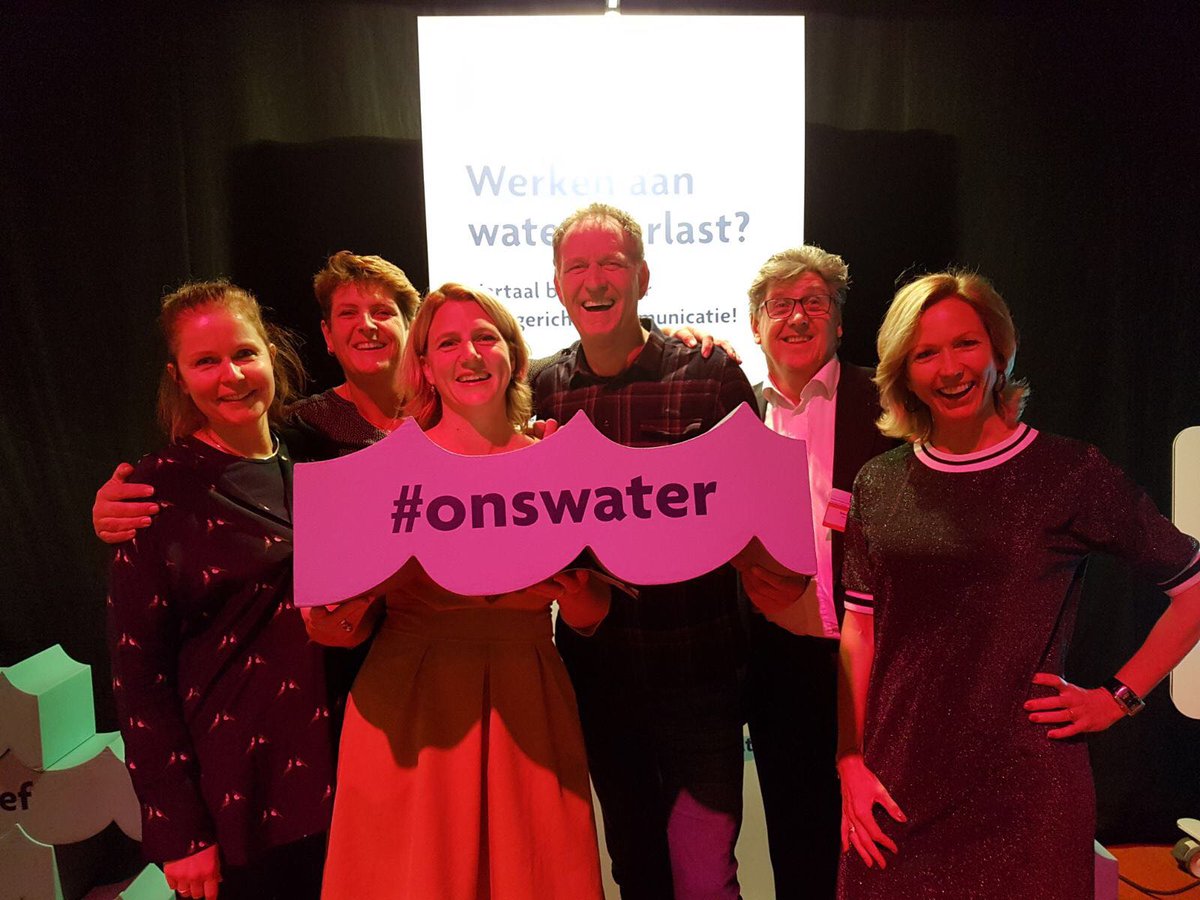Levenmetwater's tweet photo. Weten wat je kunt doen tegen #wateroverlast? Bekijk de tips op #onswater https://t.co/J5CdUGNKKl #deltacongres @p_paulusma Oant moarn! https://t.co/8bG1DfsgI5