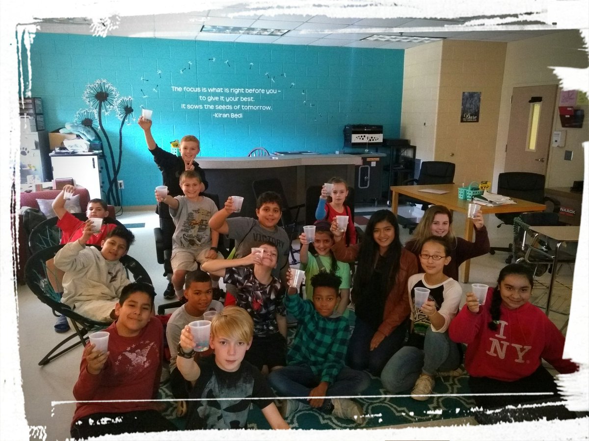 Mrs_S_Wharton's tweet photo. Practicing gratitude in our PAWS group! We have a lot to be grateful for, especially cups of M&amp;M's!! #omsinspire #grateful https://t.co/sYQgeB8XGT