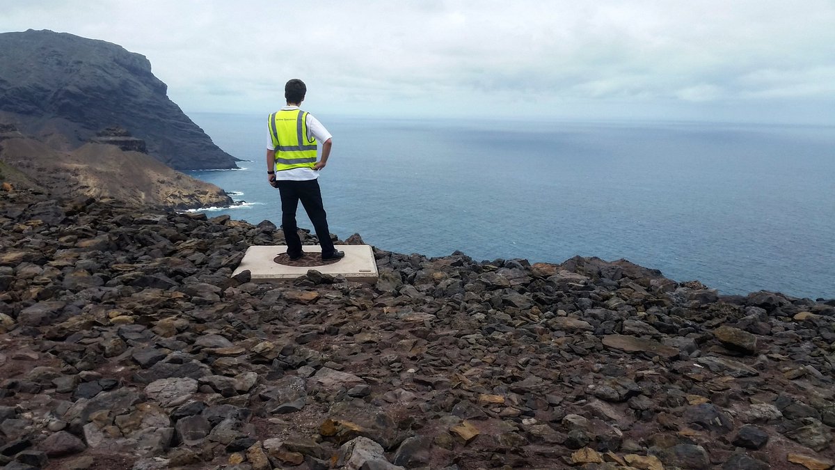sixmonthsasaint's tweet photo. Past the edge of the runway, looking out over the ocean#sthelenaisland #sthelenaairport #ontheedge #travel #ocean #aviation #behindthescenes https://t.co/2l72CuxkSC
