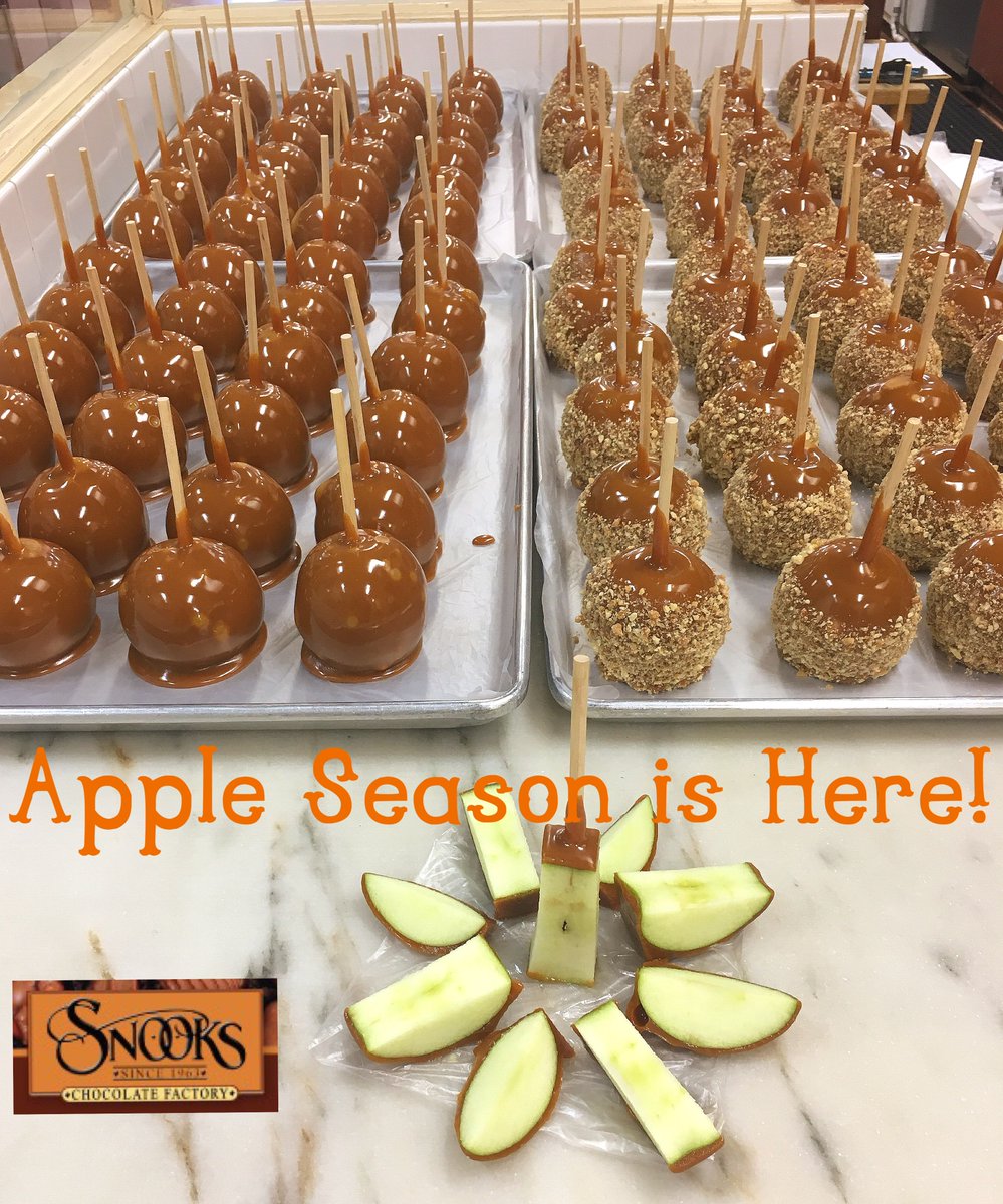 SnooksCandies's tweet photo. Caramel Apple season is here! Try it with crushed peanut brittle or plain!#snooks #snookscandies #sutterstreet #folsom #fresh #caramelapple https://t.co/b1eqlHP1I7