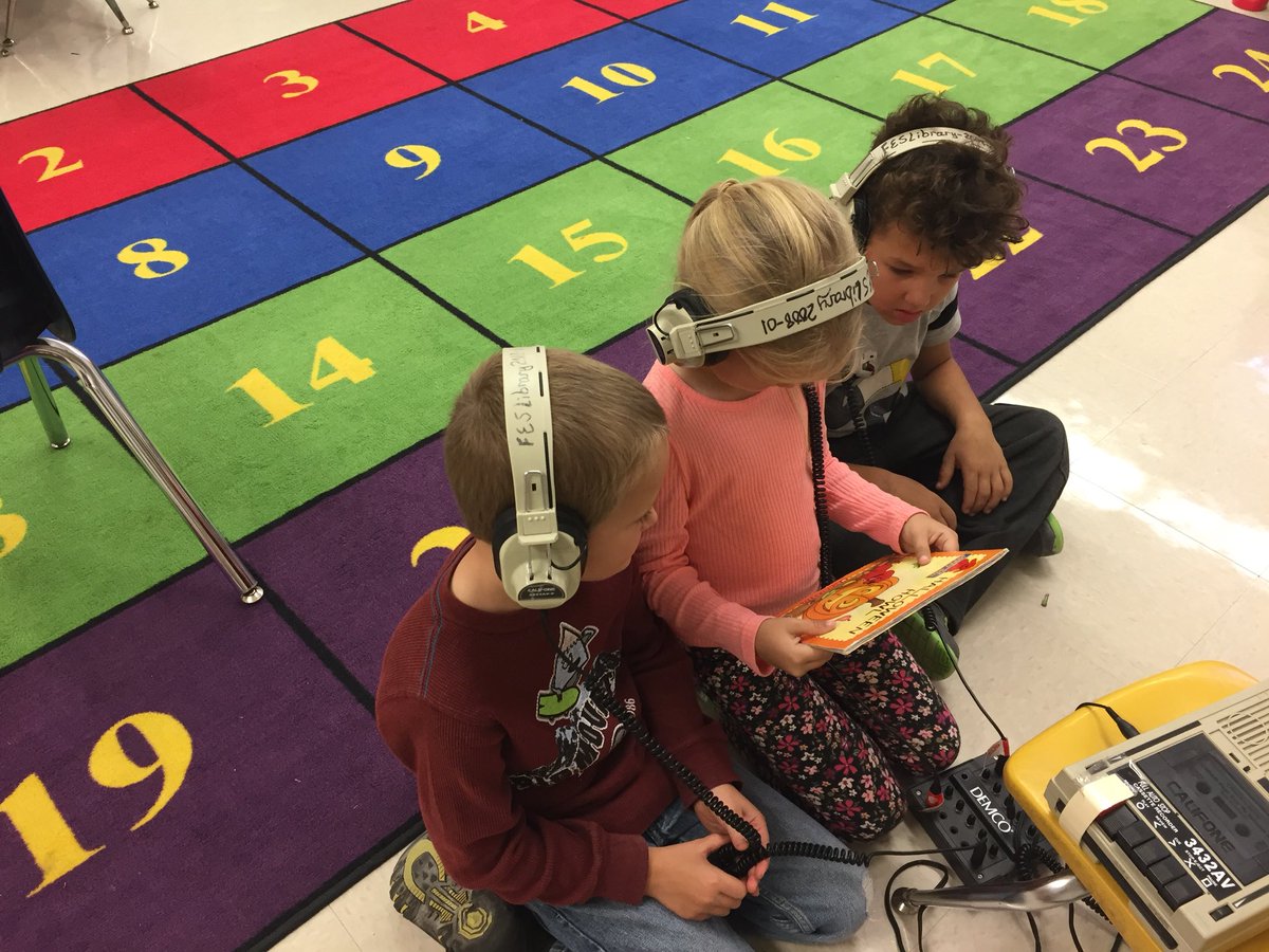 mathsonskinder's tweet photo. We love learning centers in Mrs. Mathson’s class! #FESFAMILY #FES2017 https://t.co/yGzSftV7Tz