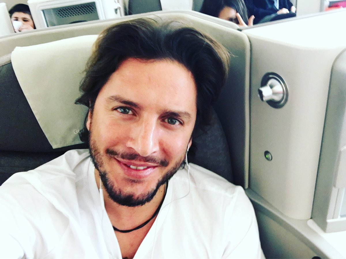 manuelcarrasco_'s tweet photo. Con cansancio pero muy feliz  por haber cumplido el sueño de esta gira Latinoamericana!!! Ya volvemos a casa. Gracias a todos por estar✈️💪🏻😘 https://t.co/QQVitFONKH
