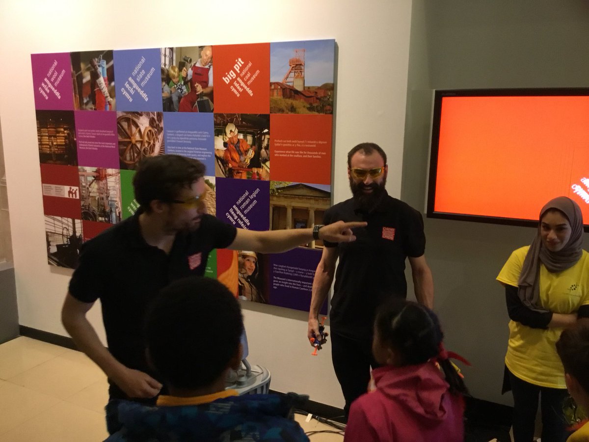 CU_PEEngin's tweet photo. Not only have we got cool science to show, but the most photogenic #Engineers demo it. Check the enthusiasm of @drmarkeaton #MuseumAfterDark https://t.co/w9zza6Flxi