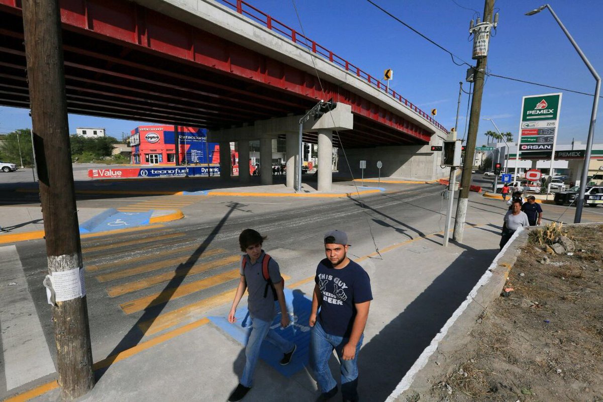 rubenmoreiravdz's tweet photo. En #Monclova un nuevo puente en el  Pape. 100 millones de pesos de inversión. #CoahuilaElOrgulloDelNorte https://t.co/r45FrBJZaC