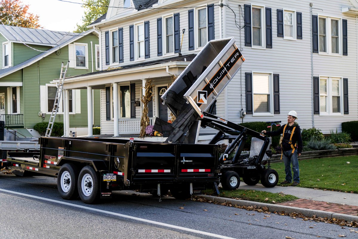 equipter's tweet photo. Lift. Fill. Dump. Take your debris management to a new level. #RB2000 https://t.co/wzIyA5JV0P