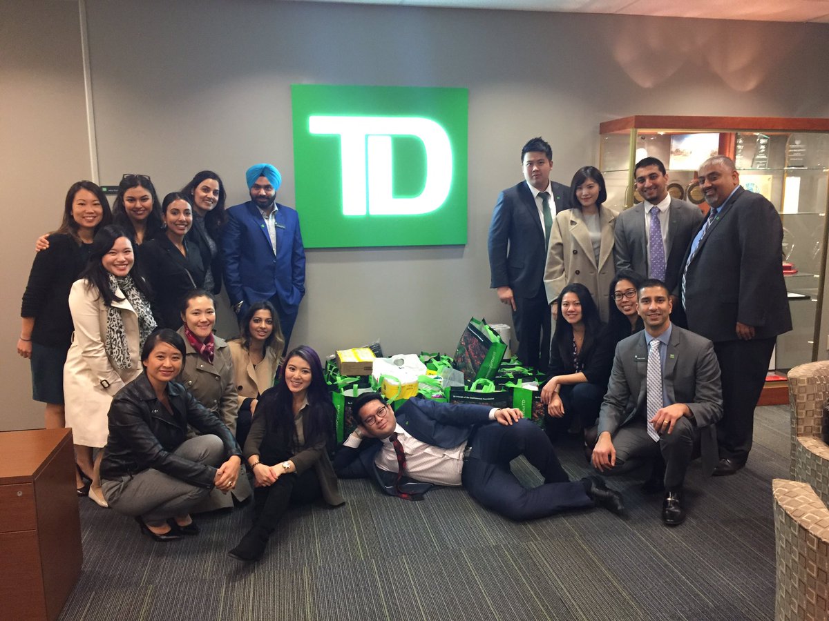 RayhannahKhera's tweet photo. #PACVISMIN final result - 28 grocery bags of food ready for the food bank! @UWLM #PACGivesBack @sonesh_mistry @GurjivChahil_TD @HSandhu86 https://t.co/yF1cCQjJxi