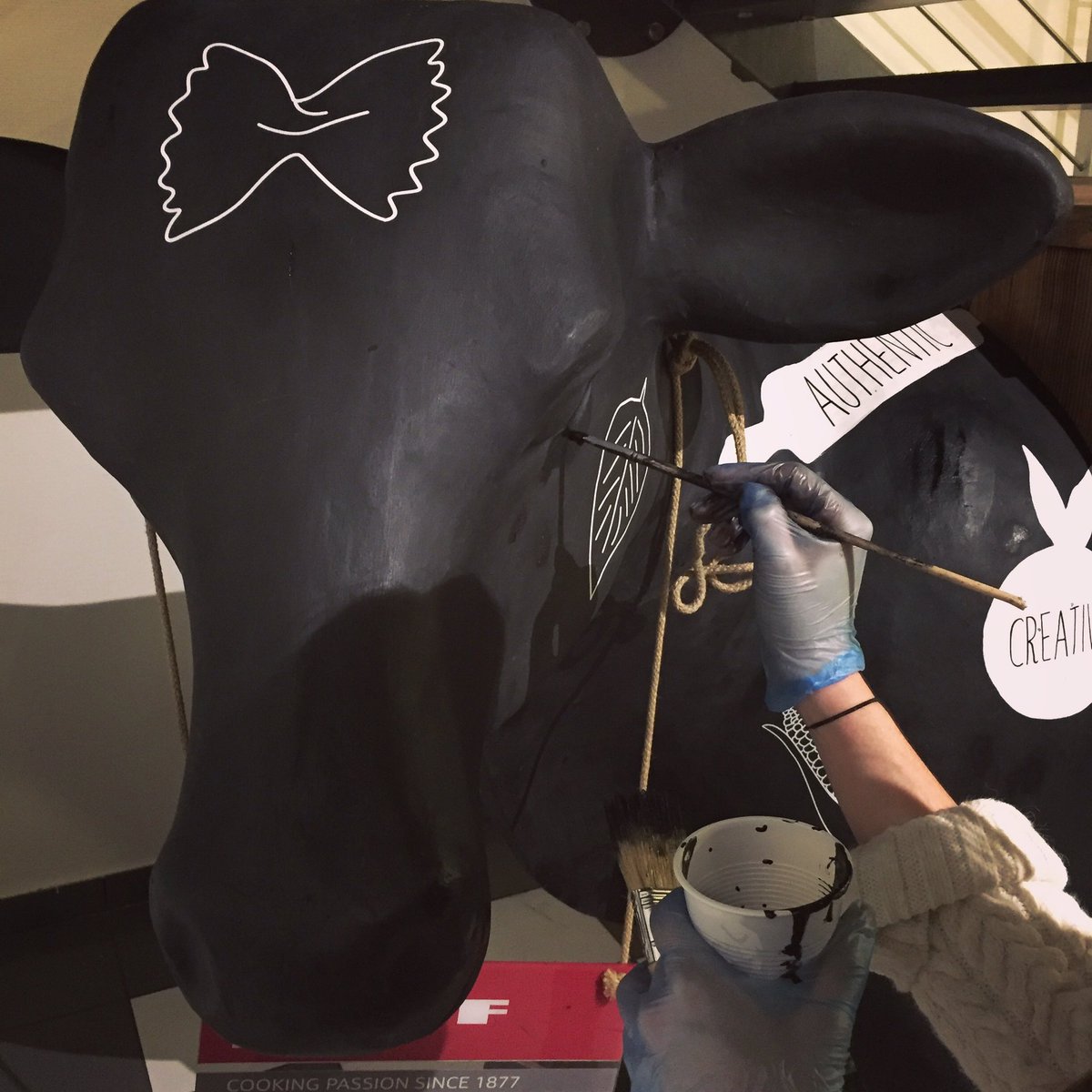 Nora having her eyelashes done today ahead of her posh gala appearance in a couple of weeks! 👠👠👠👠 🐮<a href="/HerdAboutMK/">Herd About MK</a>