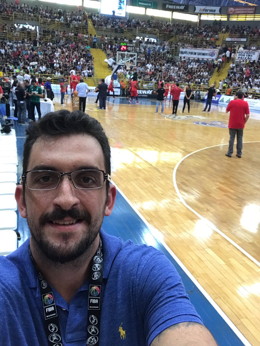 colinfosterr's tweet photo. Cobertura da final do Campeonato Paulista em Franca, a capital do basquete, pro @basquete_360 
#livingthedream #work #sports #basquete https://t.co/BUYpv8u3Vv