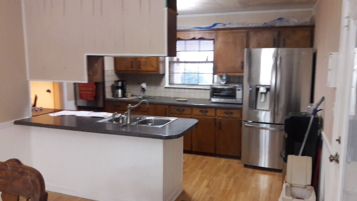KellyHDIBI's tweet photo. #HDIREFACE LOOKS LIKE A NEW KITCHEN NICE AND OPEN before and after @HDIdiana @MDEldridgeTHD @AdriaHDI https://t.co/b8cxa0uvzC