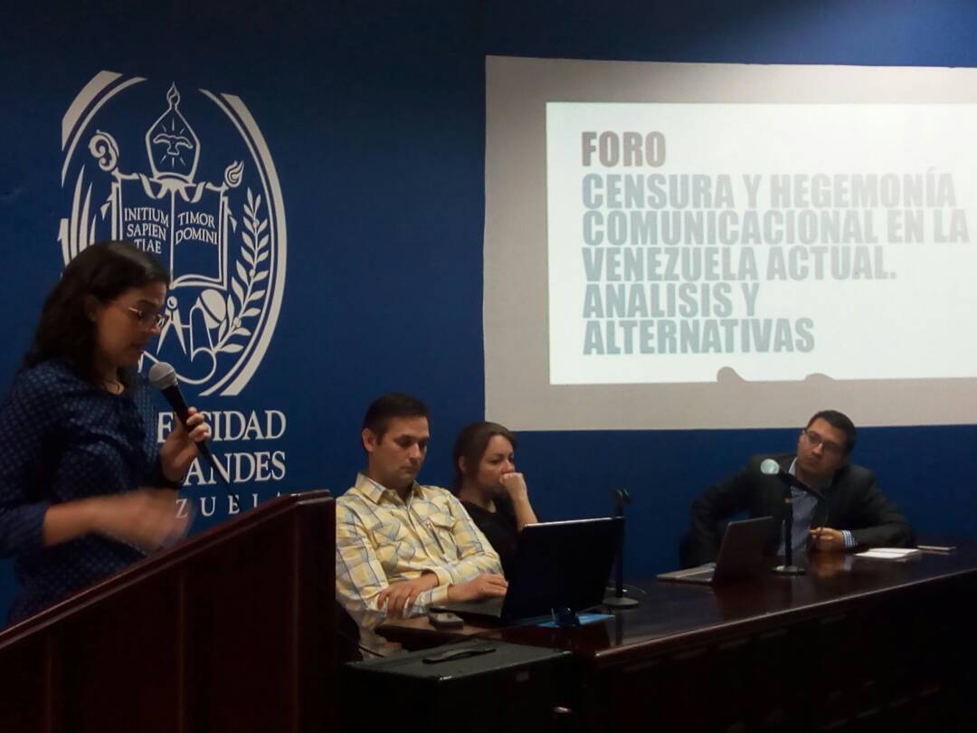 rodriguezasecas's tweet image. Hoy fue el Foro "Censura y hegemonía comunicacional en la Venezuela actual. Análisis y alternativas" #ULA. Estuvo a casa llena. ¡Gracias! ♥