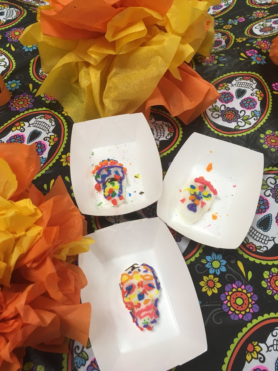 exceptionalmch's tweet photo. Feliz Día de los Muertos!  Today we honor our family and friends that have passed. We also share about our cultures. #PESallkidscan https://t.co/G5q6l9F66k