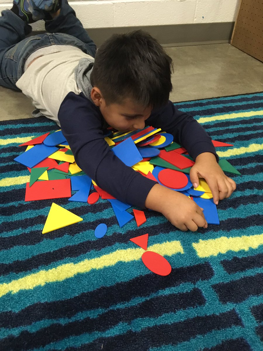 ms_gareau's tweet photo. When you just can't contain your love for shapes. ❤️ #nhetweets @Wildflowers_NHE https://t.co/uD38LIiRxn