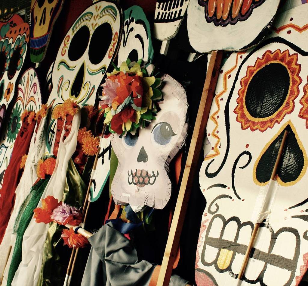 ElevarteStudio's tweet photo. Less than an hour away from our #diadelosmuertos #celebration! Procession is at 6p, but the fun doesn't stop there… https://t.co/dOdjvJhknQ https://t.co/flgZLF5G5Z