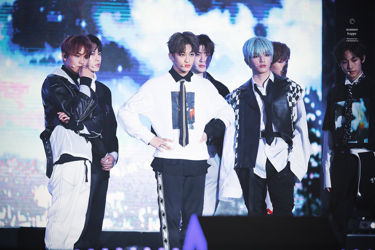 markcollector_'s tweet photo. - 환불.. 해주세요
- (우리 마크 환불 안해주면 가만안둘것임)
- 환불해달라니까요?
- 거 환불해달라잖아요 https://t.co/aefbsYFluQ