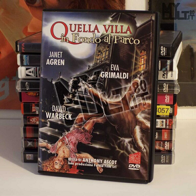 Mycult's tweet photo. Un mycult al giorno! "Quella villa in fondo al parco"1988
(Aka Ratman) di Anthony Ascot (Giuliano Carnimeo)
Trailer: https://t.co/JY1eXbNvar https://t.co/YP7bcc2VY2