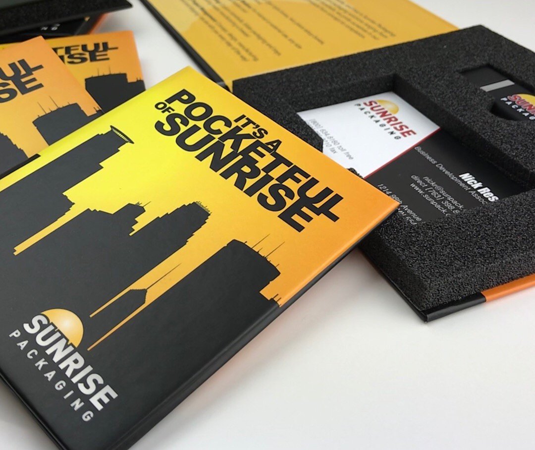 SunpackDotCom's tweet photo. Marketing possibilities are endless with the FlashPad and FlashPad Wallet. #branding #Advertising #usbpackaging #marketingideas #mortgages https://t.co/nghKwCHWcJ