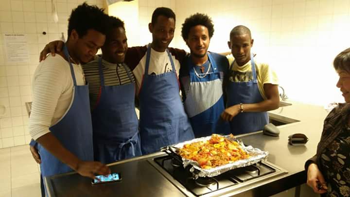 LEVgroep's tweet photo. Stappen zetten naar #participatie. Bijeenkomst van de training #mPowerMAN op de praktijkschool #Helmond. #meedoen https://t.co/LqUxl4R0TG