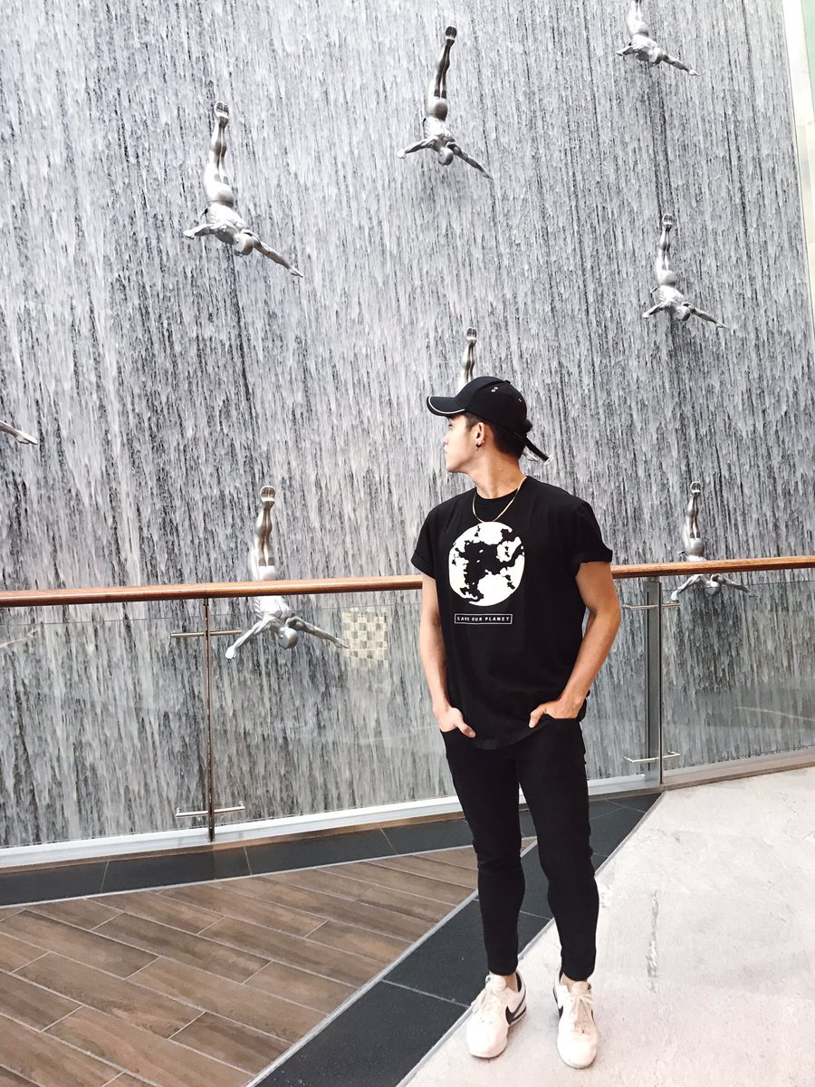 InigoDPascual's tweet photo. paano kaya kung ganyan trabaho mo. Nakapose ka lang ng ganyan...
Haha inaantok na po ako.
BIG DAY TOMORROW! DUBAI THIS IS IT! #1MusicXDubai https://t.co/30nocjMOPR