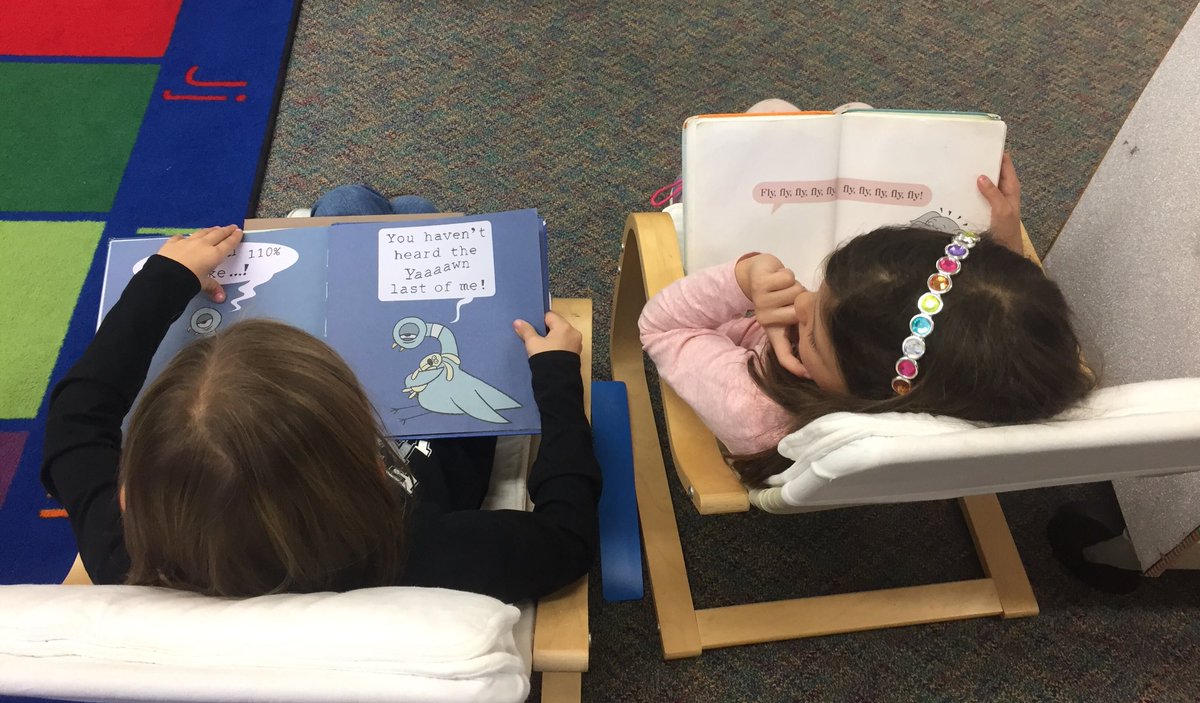 PeriPanda1's tweet photo. Piggie &amp; Gerald are flying off the shelves! @mowilliams #arclmsbooks https://t.co/r9PyospJoR