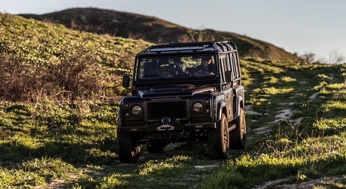 Huckberry's tweet photo. Your next car should be something sensible, like this custom matte black Land Rover Defender: https://t.co/G5bnrOtvvg https://t.co/nD6wOsEDeb