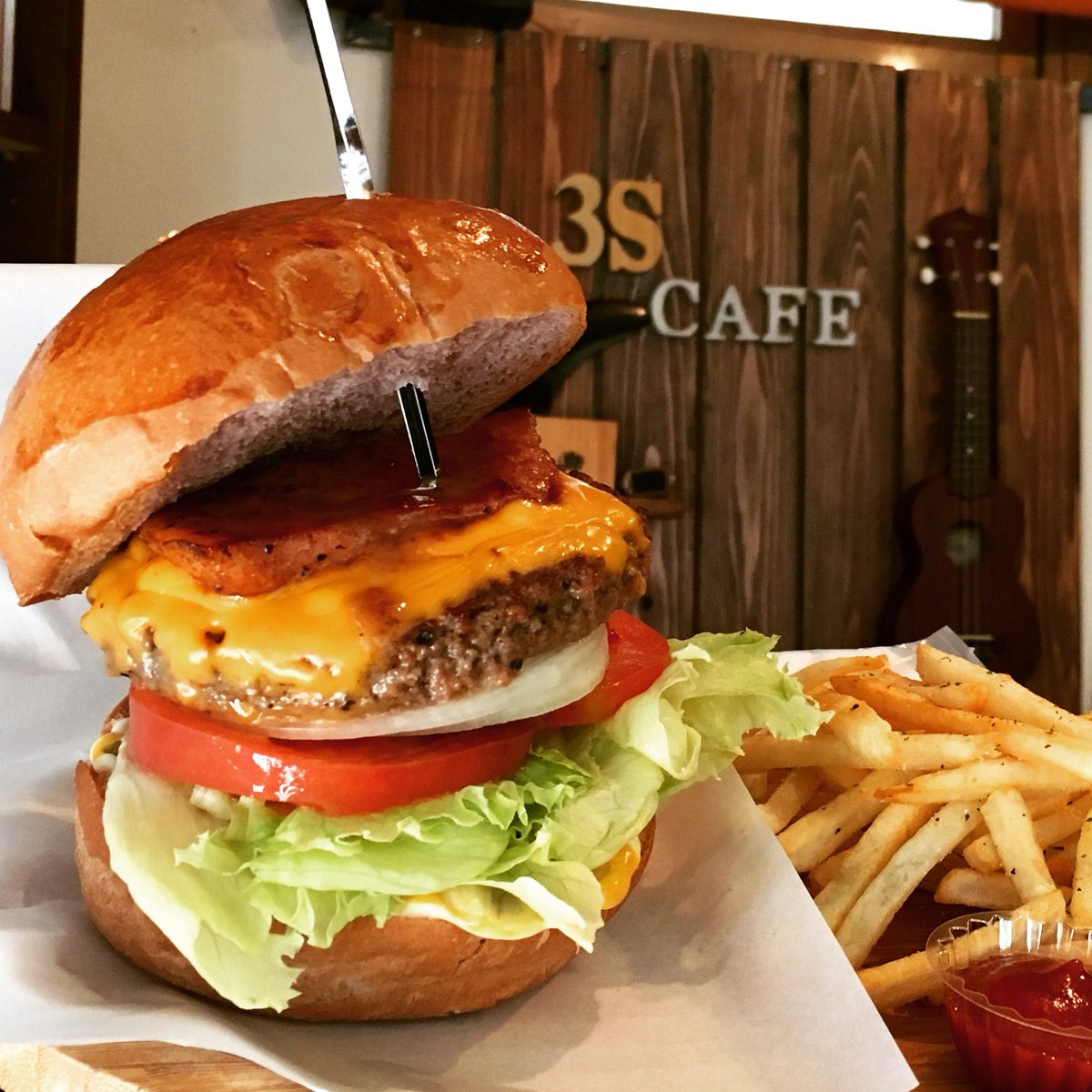 tou_oki_tatsu's tweet photo. 3S CAFE
3Sバーガー🍔最高
#3SCAFE #3Sバーガー #沖縄バーガー https://t.co/f0R2AI8VQG