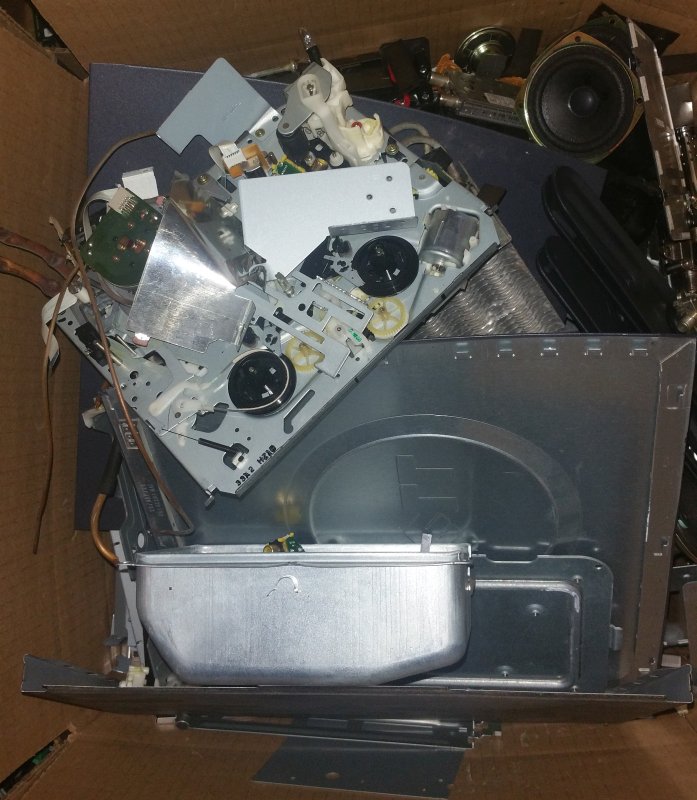 recycleforfree's tweet photo. Pile of steel scraps and audio speakers. The speakers will processed to extract the iron electromagnets from within. https://t.co/hp570AOezS