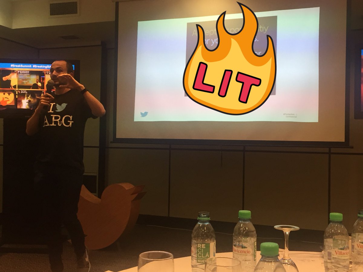 malu_pero's tweet photo. Casi no habló porque todo “lo dijo en el office hours” 🤓😬 @noelacki #BreakSummit https://t.co/UewF362wdN