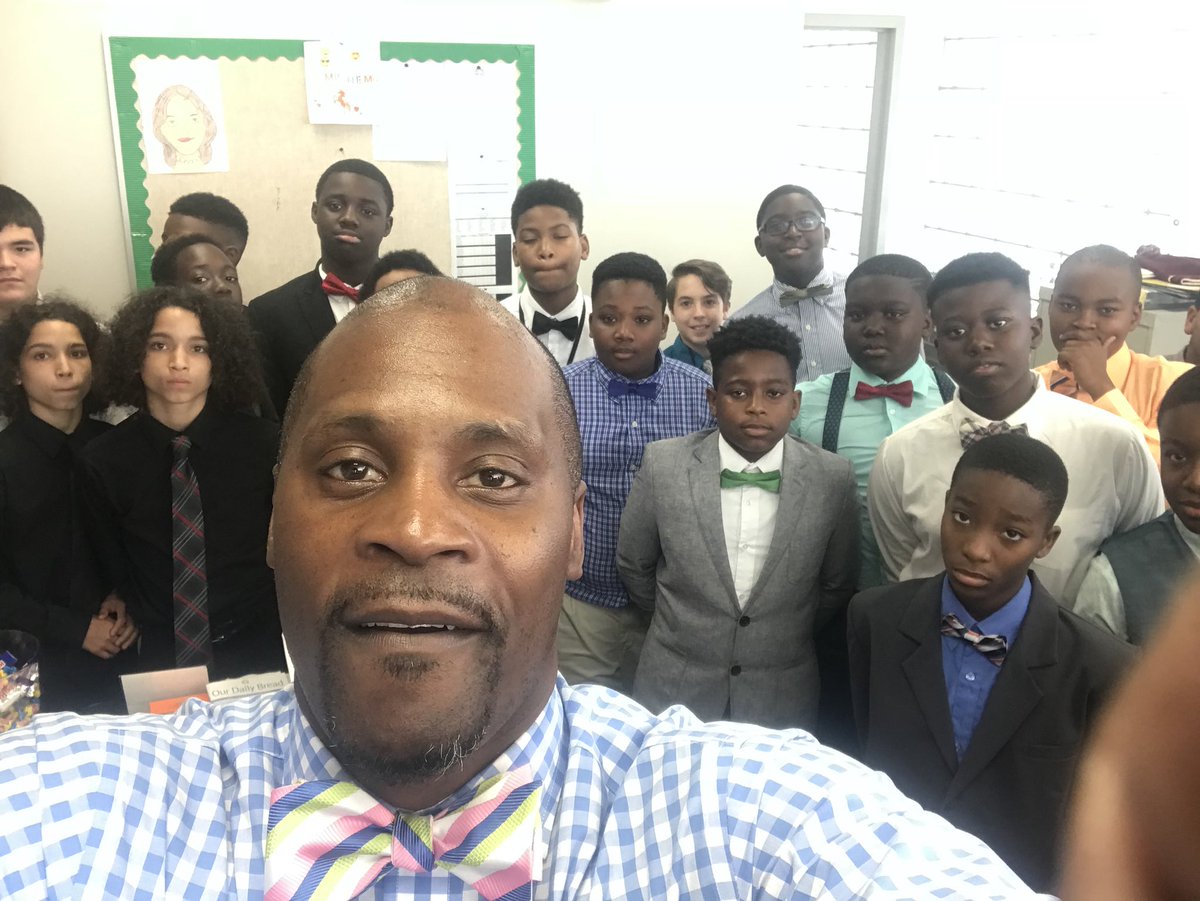 RobertHemby2's tweet photo. “We make a living by what we get, we make a life by what we give.”-Winston Churchill #OBG3 #WhateverItTakes #BeAMentor https://t.co/bbjv4QWqiI