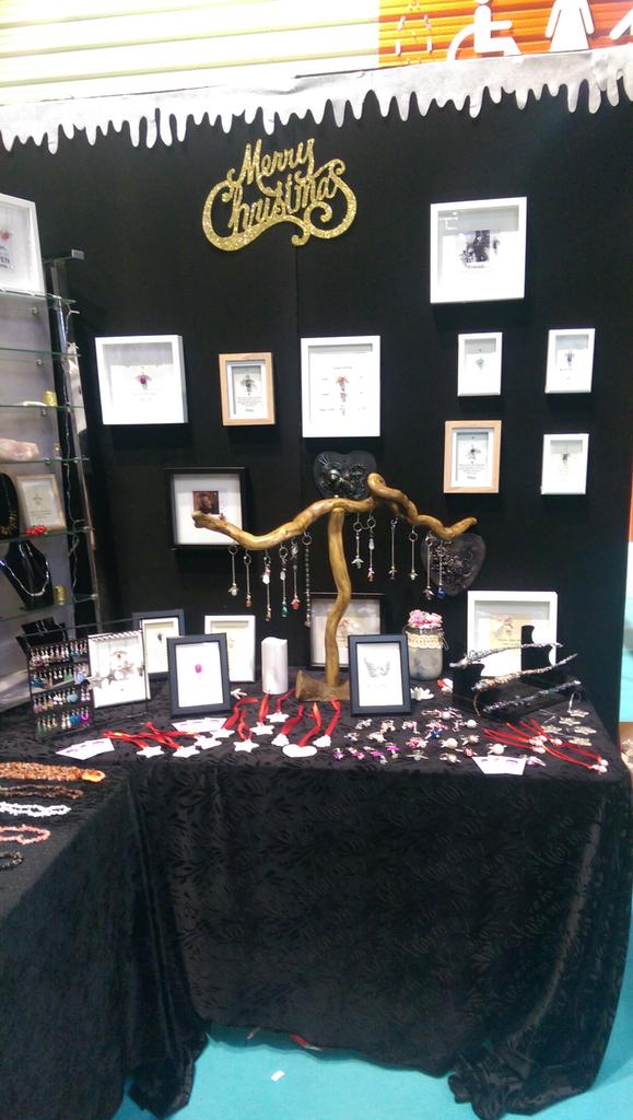 Miss_Peculiars's tweet photo. What a fantastic 1st day #demonstrating &amp; #exhibiting  @ #StitchSewHobby @thecraftshows, looking forward to day 2 #Xmas #creative #villiage https://t.co/pPLapujDUJ
